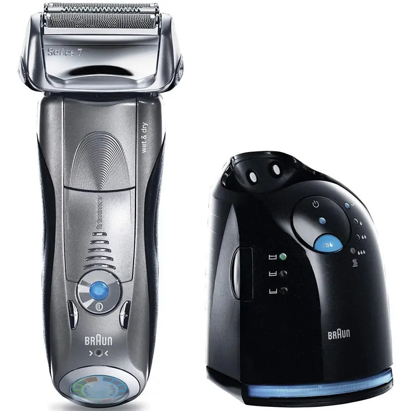 799Cc Wet/Dry Rechargeable Shaver 1
