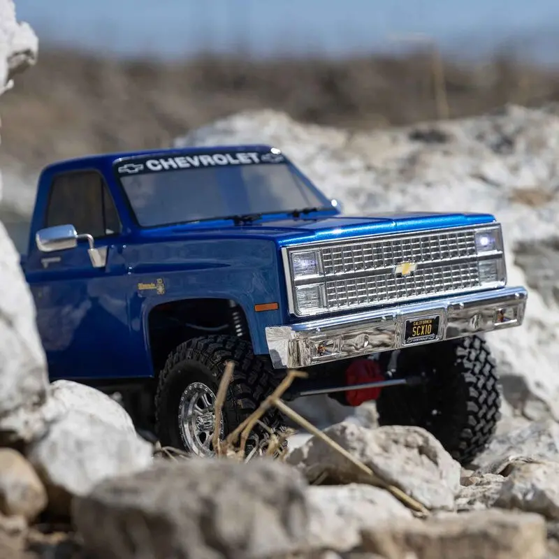 Axial 1/10 Scx10 Iii Base Camp 1982 Chevrolet K10 4X4 Rtr Brushed Rock Crawler (Assorted Colors) 1