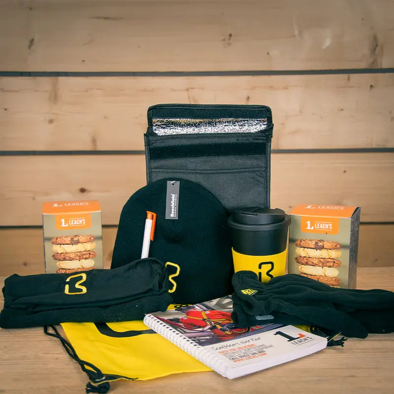 Winter Pack - Snood, Thermal Lunch Box, Mug, Gloves, Beanie, Bag & More! - Gift 1